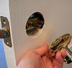 change door locks Redmond WA